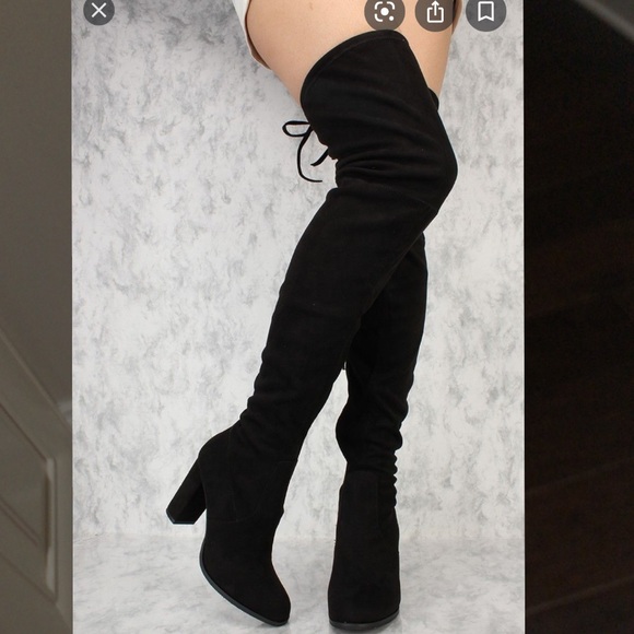 Black knee Height boots - Picture 3 of 3